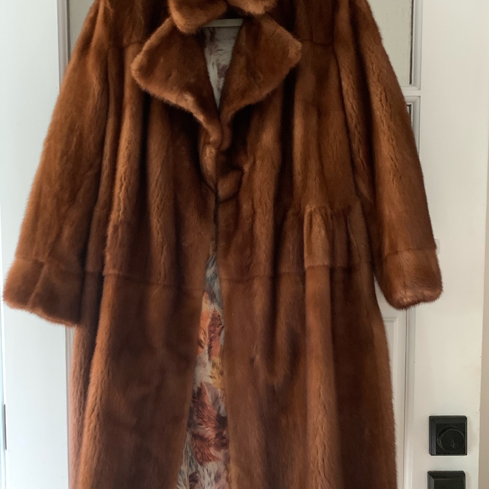 Fur Coat/ Jacket - Picture 3 of 8